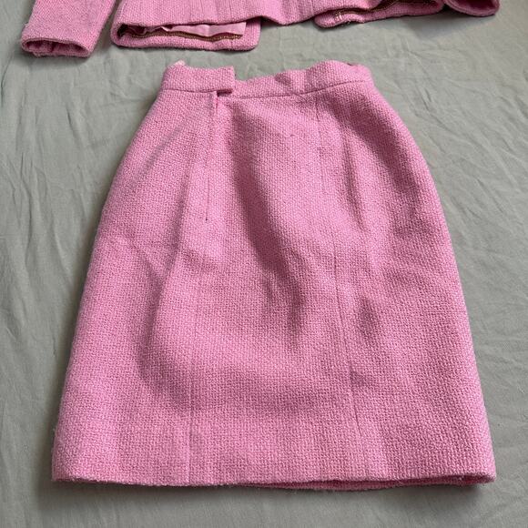 Vintage 90s Chanel XS Baby Pink Tweed 100% Wool + Silk Suit Set Blazer + Skirt - Picture 5 of 16